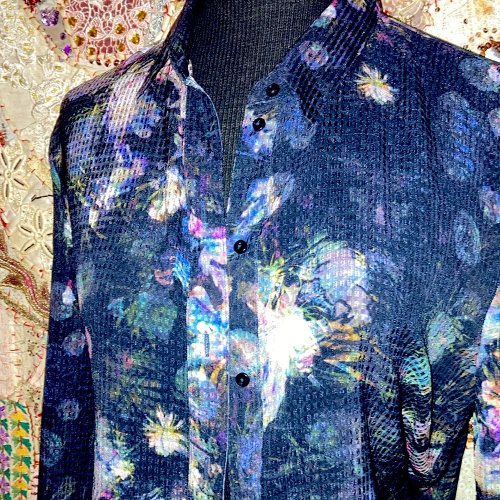 100% Polyester 7 Buttoned Closure Sheer Patterned… - image 2